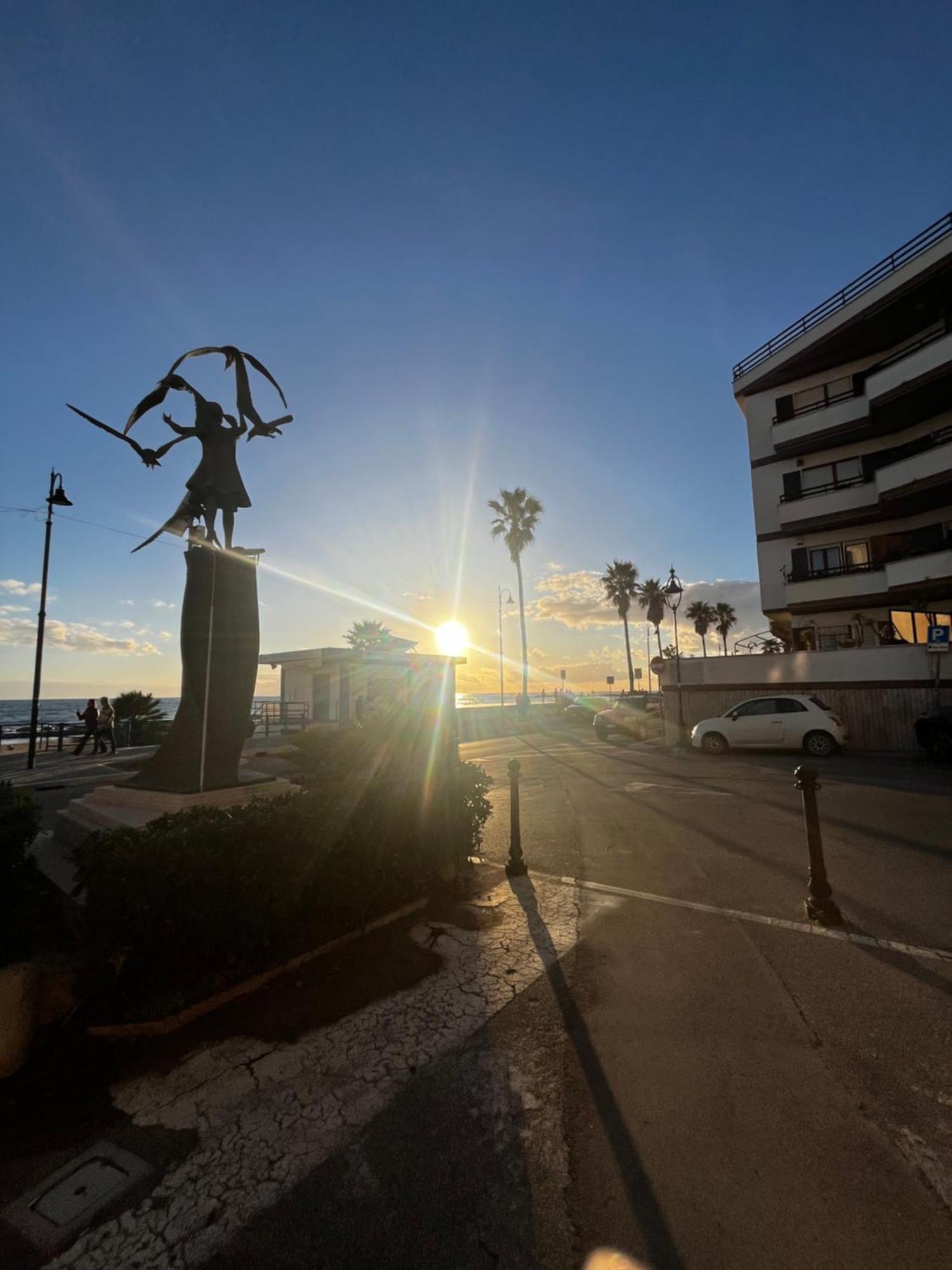 La Piazzetta Anzio Hotel Bagian luar foto